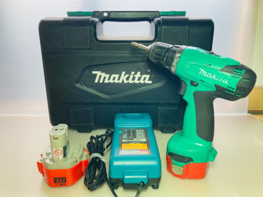 マキタ(Makita) 充電式ドライバドリル 12V お得なバッテリー2個付　M655DWX