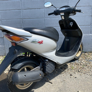 ☆ディオ.Z4スポーツスクーター☆バッテリー・ブレーキ・シートなどなど新品交換^_^イロイロ整備で快調です☆ディスクブレーキ&金ホイール&リアウイング☆ ☆ディオ.Z4スポーツスクーター☆バッテリー・ブレーキ・シートなど