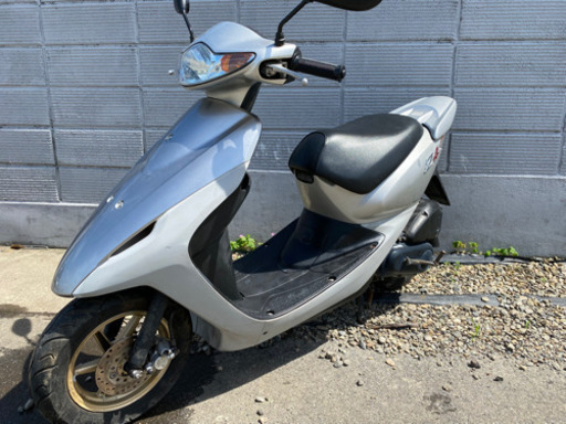 ☆ディオ.Z4スポーツスクーター☆バッテリー・ブレーキ・シートなどなど新品交換^_^イロイロ整備で快調です☆ディスクブレーキ&金ホイール&リアウイング☆ ☆ディオ.Z4スポーツスクーター☆バッテリー・ブレーキ・シートなど