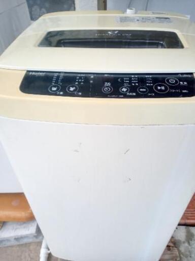 ハイアール洗濯機4.2kg 2014年生別館倉庫浦添市安波茶2-8-6に置いてます