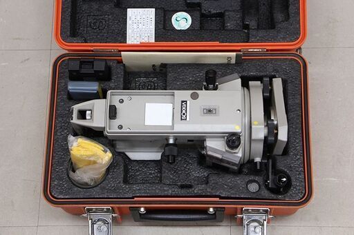 測定機器 SOKKIA ソキア 電子セオドライト DT6S 角度計 レーザー墨出し器 水平 (D4133kwxY)