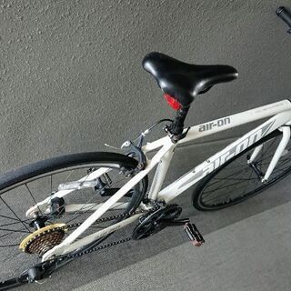 ☆軽量アルミフレーム☆ クロスバイク air-on 21段変速ホワイト🎵