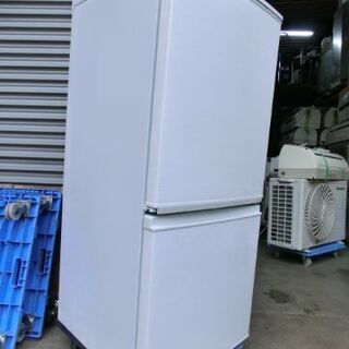 D807 シャープ 冷蔵庫 ２ドア SJ-D14C-W １３７L ２０１７年製