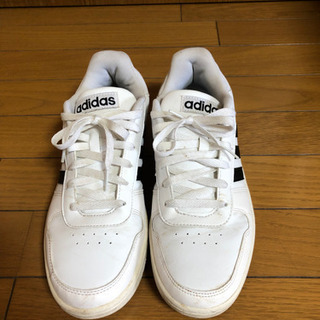 adidasスニーカー