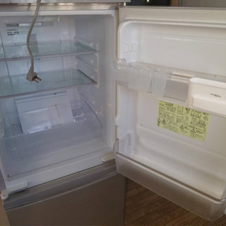 SHARP 冷凍　冷蔵庫　137L 2018年