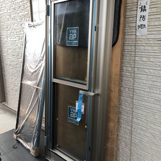 【取り引き中】勝手口のドアと網戸