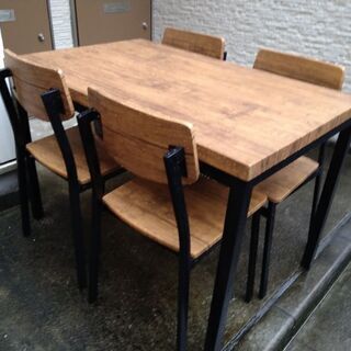 木目テーブル・椅子４脚　ほとんど新品