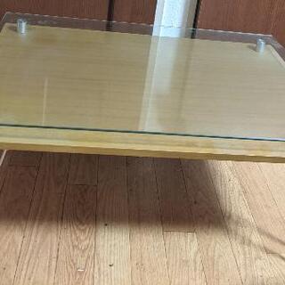 強化ガラスのローテーブル 1900円！