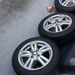 タイヤとアルミホイール14インチです。商談中