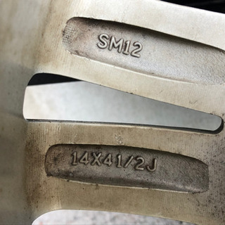 タイヤとアルミホイール14インチです。商談中