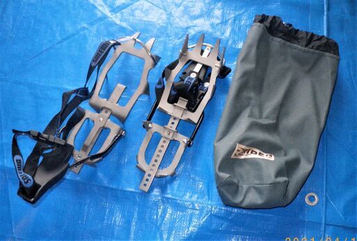 山スキー、アザラシシール2枚、アイゼン2個、ピッケル2本、スパッツ2個まとめて 山スキー、アザラシシール2枚、アイゼン2個、ピッケル2本、スパッツ2個