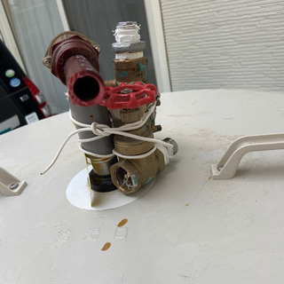 電気温水器 300L 室内使用