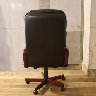 北欧デンマークの高級家具メーカーDyrlund(デューロン/デュランド)の