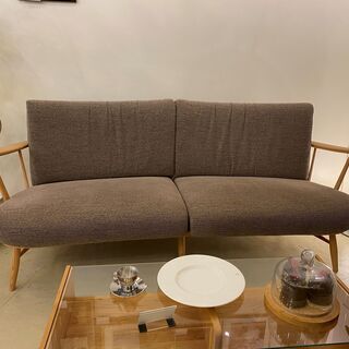 宇都宮でオシャレな家具を探すなら『オトワリバース！』KASHIWA 柏木工 ソファ 2人掛け ブラウン×ナチュラル 木枠ソファ 中古品