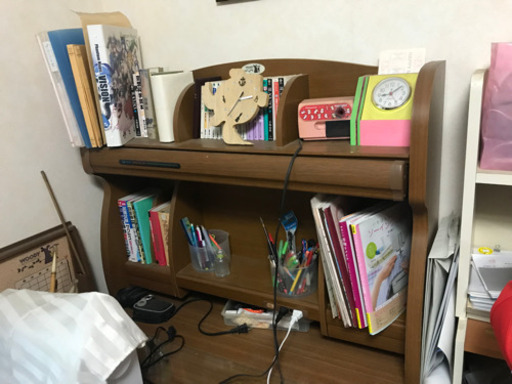 勉強机の上の本棚部分お譲りします こん 伊予三芳の家具の中古あげます 譲ります ジモティーで不用品の処分