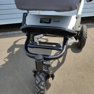 マウンテンバギー　mountain buggy 3点セット　美品　簡単取り付け　新生児〜幼児期まで対応　直接引き取り限定　札幌近郊配送可能　mountain buggy: comes with 3set/ easy to set/ for new born baby-child/ direct sell/ deliver to Sapporo