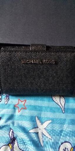 ♥最終SALE♥MICHAEL KORS♥二つ折り財布♥早い者勝ちです。