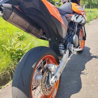 低走行!KTM690SMC!車検残あり!チューブレス仕様!