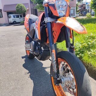 低走行!KTM690SMC!車検残あり!チューブレス仕様! 低走行!KTM690SMC!車検残あり!チューブレス仕様!