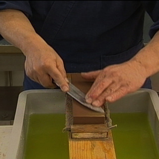 【少人数9月19日開催】堺の伝統工芸士に学ぶ包丁研ぎ体験