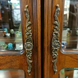 10/18販売済！4枚扉カップボード｜ガラスキャビネット