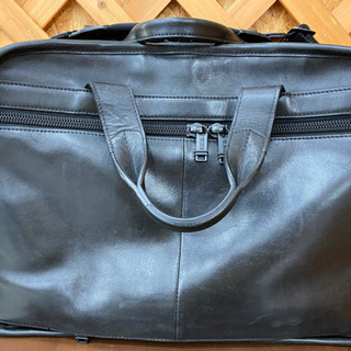 大人気シリーズのレザーです【愛品館江戸川店】TUMI トゥミ レザー