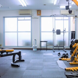 (パーソナルトレーニングの無料体験！)西武新宿線　上石神井駅で唯一、広々清潔空間でパーソナルトレーニングを行い、理想の身体作り・身体の悩み解消に繋げませんか？の画像