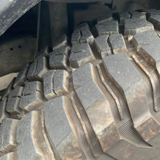 タイヤ　KM3  315/75R16  バリ山