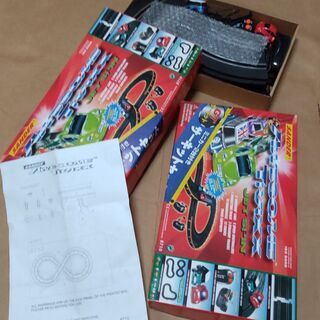 リモコンカーサーキットコース（車2台）　600円　　未使用品