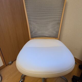 カリモク　デスクチェア