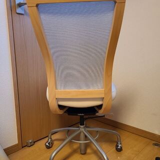 カリモク　デスクチェア