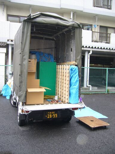 商品配送を行っています 段ボール 機械 パレット物 内高１９５センチの幌車です 背の高い物も対応します ショートホース 南鳩ヶ谷 の運搬代行の無料広告 無料掲載の掲示板 ジモティー