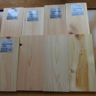 工作用木材　ひのき板8枚　100円ショップで購入したものです。