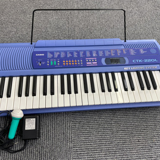 CASIO 光ナビゲーションキーボード　電子ピアノ　CTK-220L