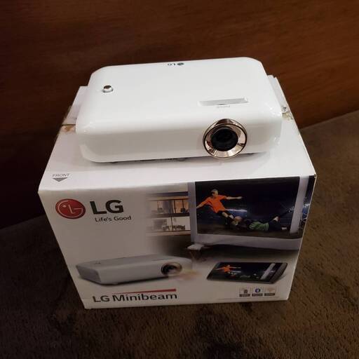 バッテリー内蔵 モバイルプロジェクター LG Minibeam PH550G