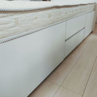 ニトリ【シングルベッド】白　収納付き　マットレス付き