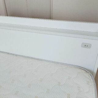 ニトリ【シングルベッド】白　収納付き　マットレス付き