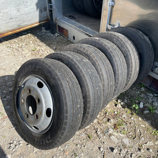 極上タイヤ ほぼ新品 205/70R16 LT エルフなど ホイール付き 夏タイヤ 