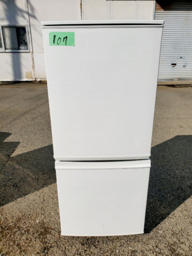 ✨2017年製✨107番シャープ✨ノンフロン冷凍冷蔵庫✨SJ-D14C-W‼️