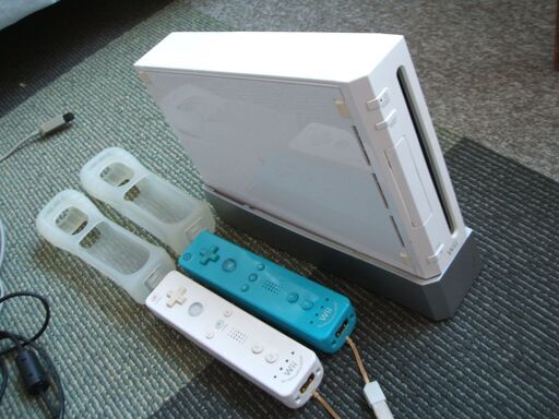 その他 Nintendo Wii RVL-S-WD Amazon | Wii本体 (シロ) (「Wiiリモコンジャケット」同梱) (RVL-S-WD