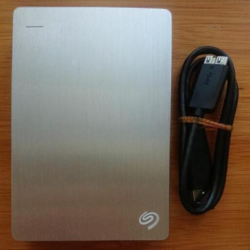Seagate ポータブルHDD 5TB シルバー STDR5000301(NA9SAXGD)