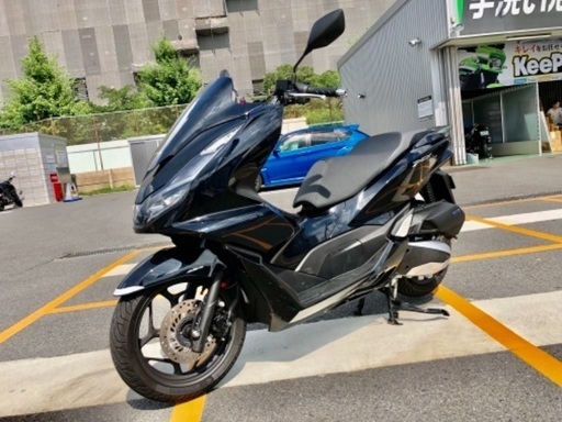 【交換・下取可】 新型‼️ 最新 PCX ✨ JK05モデル 令和3年式‼️ 今年発売のニューモデルです✨ ABS/前後ディスクブレーキ/スマートキー‼️ クラス初の『トラクションコントロール』搭載です‼️ 距離浅/2,600km 超美車です✨ 自賠責保険R4年2月迄　即乗りOK‼️ 通勤通学や愛車にも✨　この機会に格安にて‼️