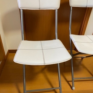 【無料】ニトリ パイプ椅子(背もたれ付) ２脚
