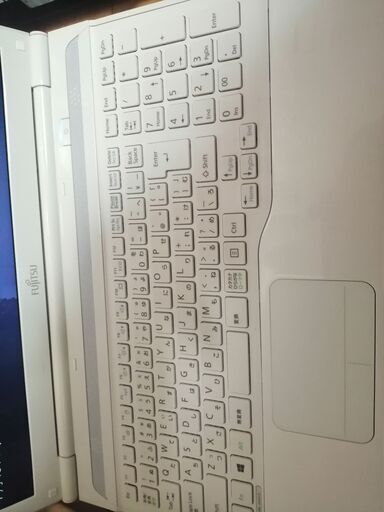 白富士通 3世代CPU搭載 高速新品SSD搭載 メモリ4G WEBカメラ内蔵 USB3