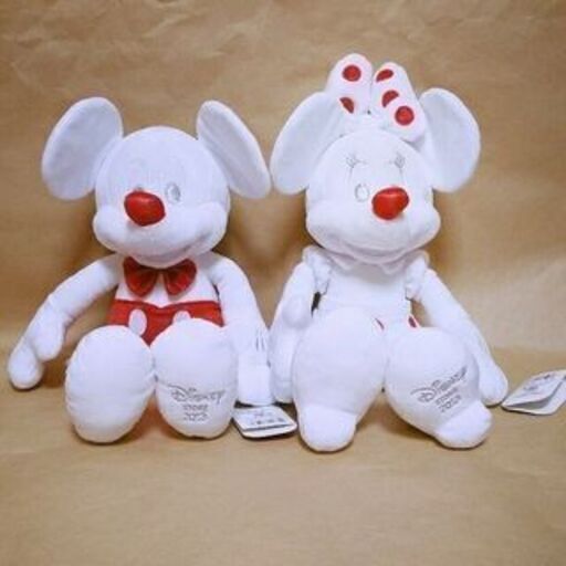 新品 値札付 ディズニーストア クリスマス限定 ホワイトミッキー ミニー ぬいぐるみ ガラスの林檎 下北沢のその他の中古あげます 譲ります ジモティーで不用品の処分