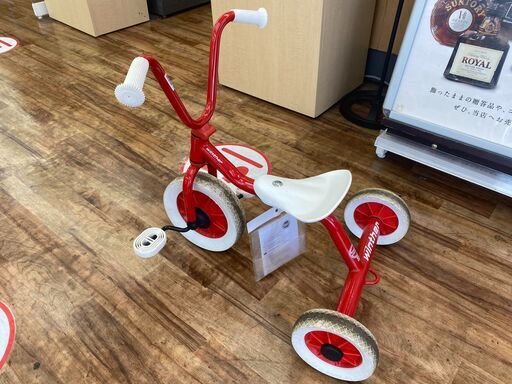 【店頭販売のみ】BorneLundの三輪車入荷しました