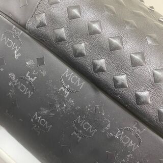 MCMリュック スタッズ付き