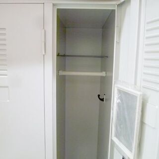 オフィス用家具 鍵1本欠品 PLUS ロッカー 4連 4人用 鍵