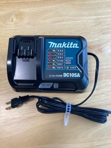 マキタ　DC10SA【10.8Vバッテリー充電器】