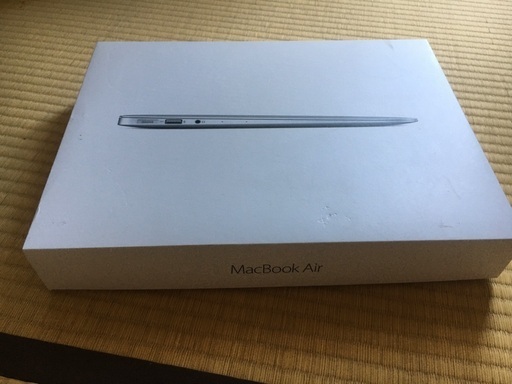 新しいパソコンを購入したため、macbook air を必要な人に売ります。